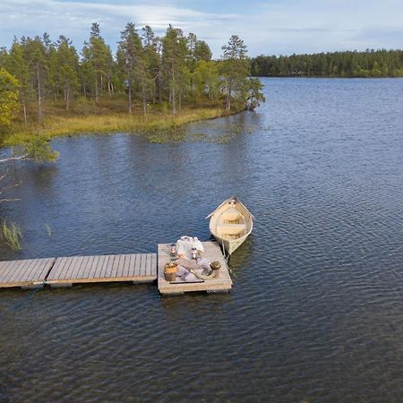 Moekki - The White Blue Wilderness Lodge Inari Eksteriør billede